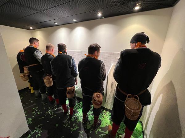 12887262-40CF-4404-887B-231701E922FC