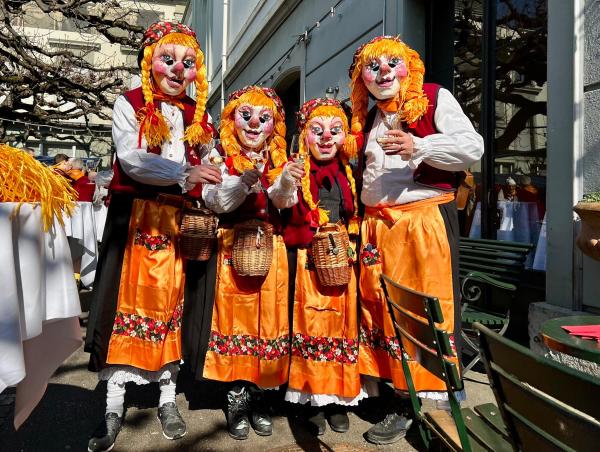 EAB56568-2EA0-400C-8F2E-C37273CD988C